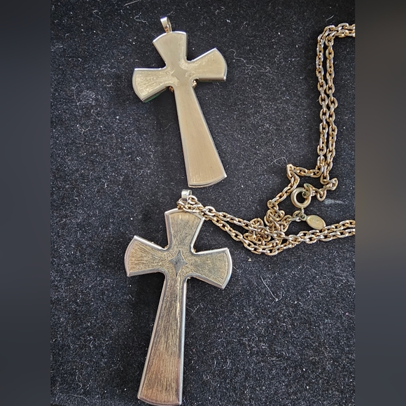 Vintage Avon Lucite Cross Necklace - Picture 7 of 8